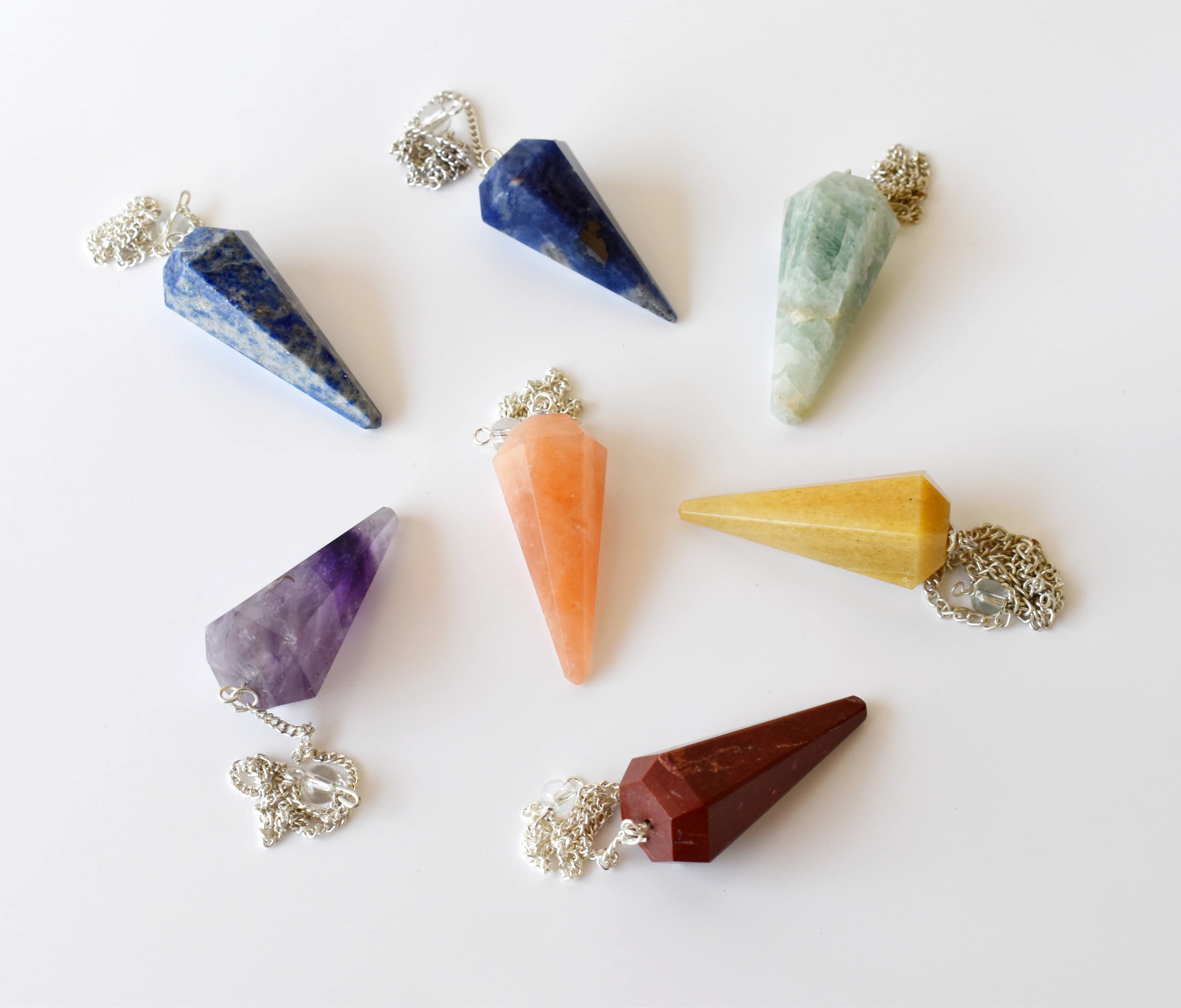 7 Chakra Stones Pendulum Set, 7 Chakras Crystal Gift Set - Color: Multicolour