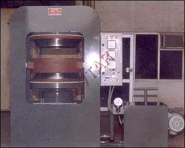 Flap Moulding Hydraulic Press - LCV & Truck Application, Compact Design, Durable Build, High Performance, Flawless Manufacture