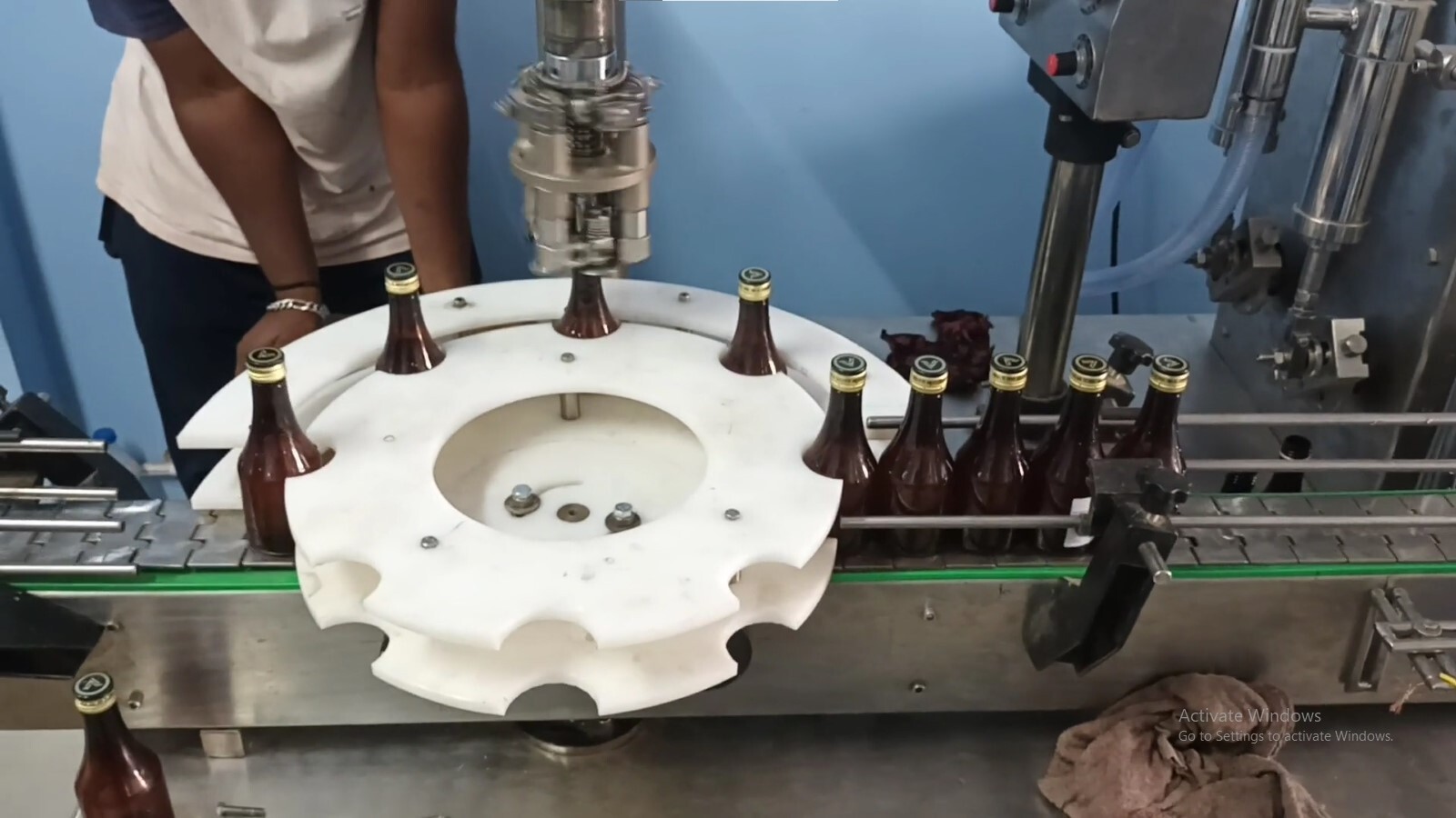 Ropp Cap Sealing Machine - Electric Driven, 220 Volt | New Silver Design For Industrial Use