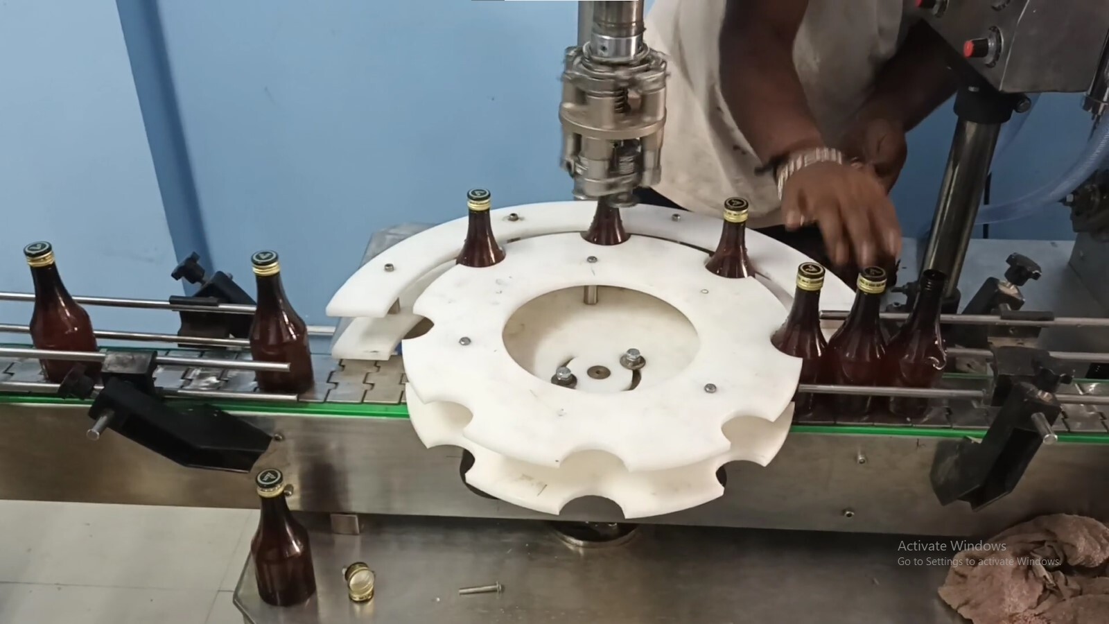 Ropp Cap Sealing Machine - Electric Driven, 220 Volt | New Silver Design For Industrial Use