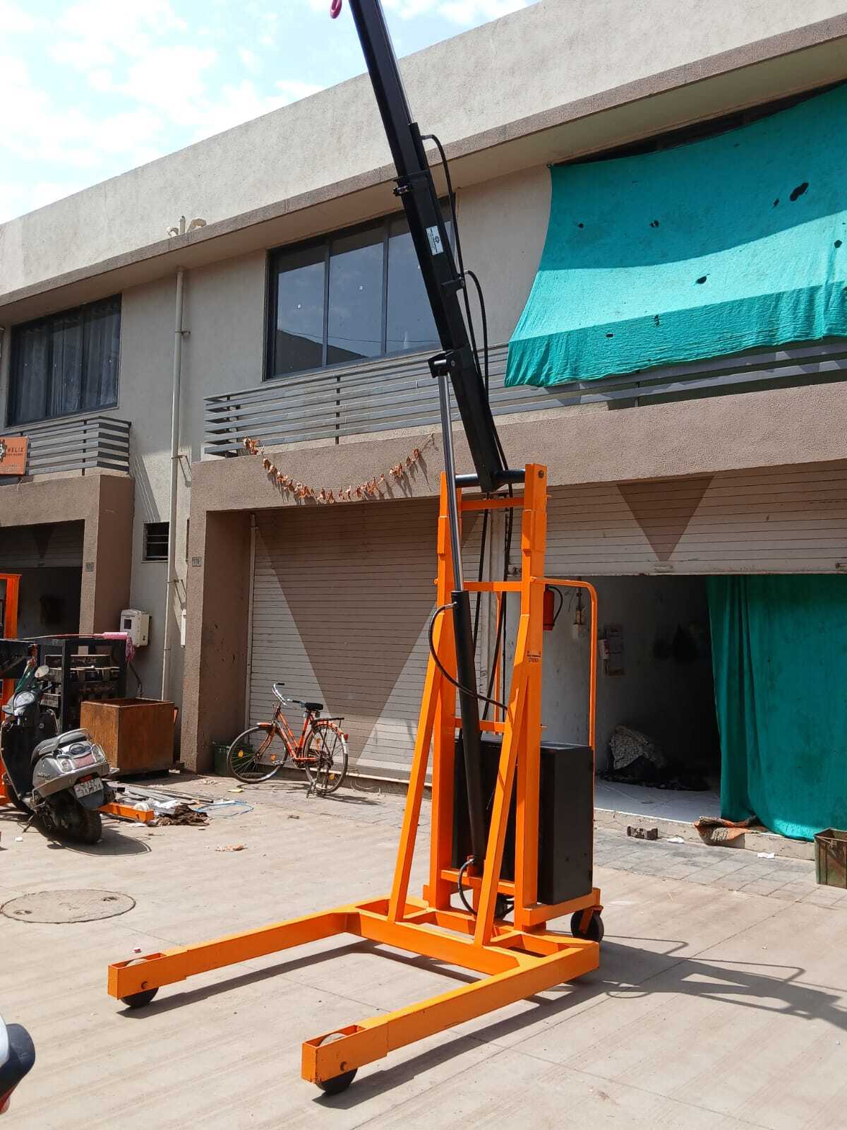 Mobile Floor Crane By Helix Engineers