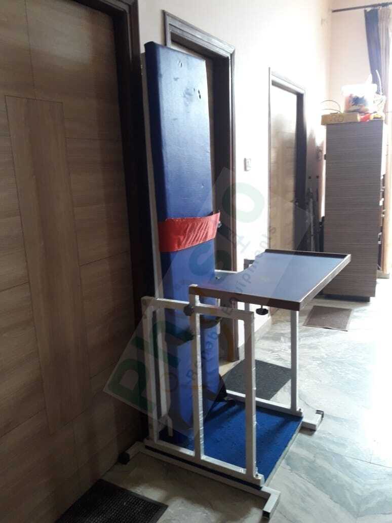 Metallic Standing Frame
