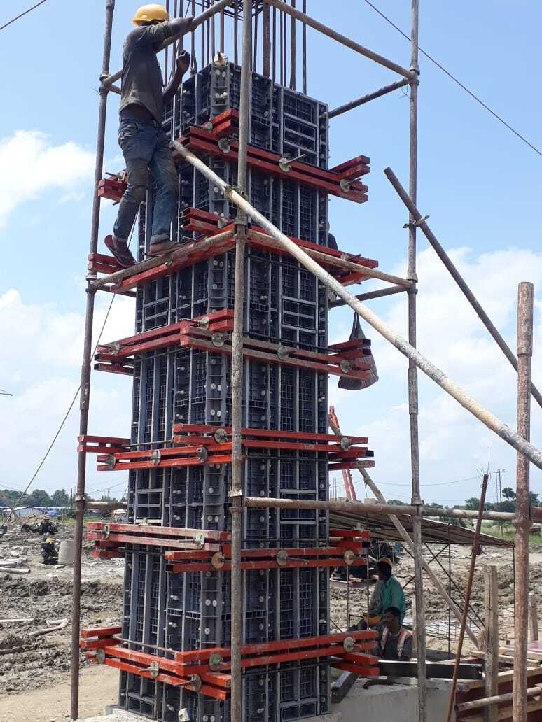 Adjustable Column Shuttering - Application: Construction