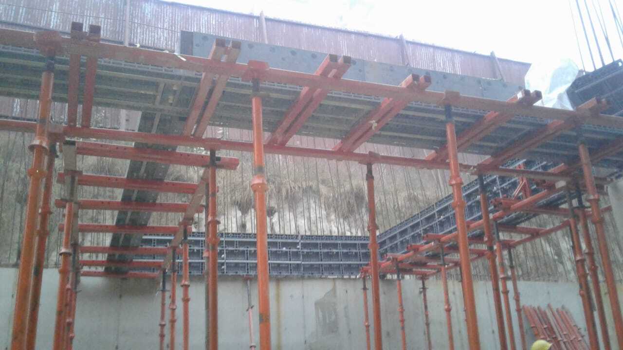 Concrete Column Formwork - Assembly: Quick-lock Pins