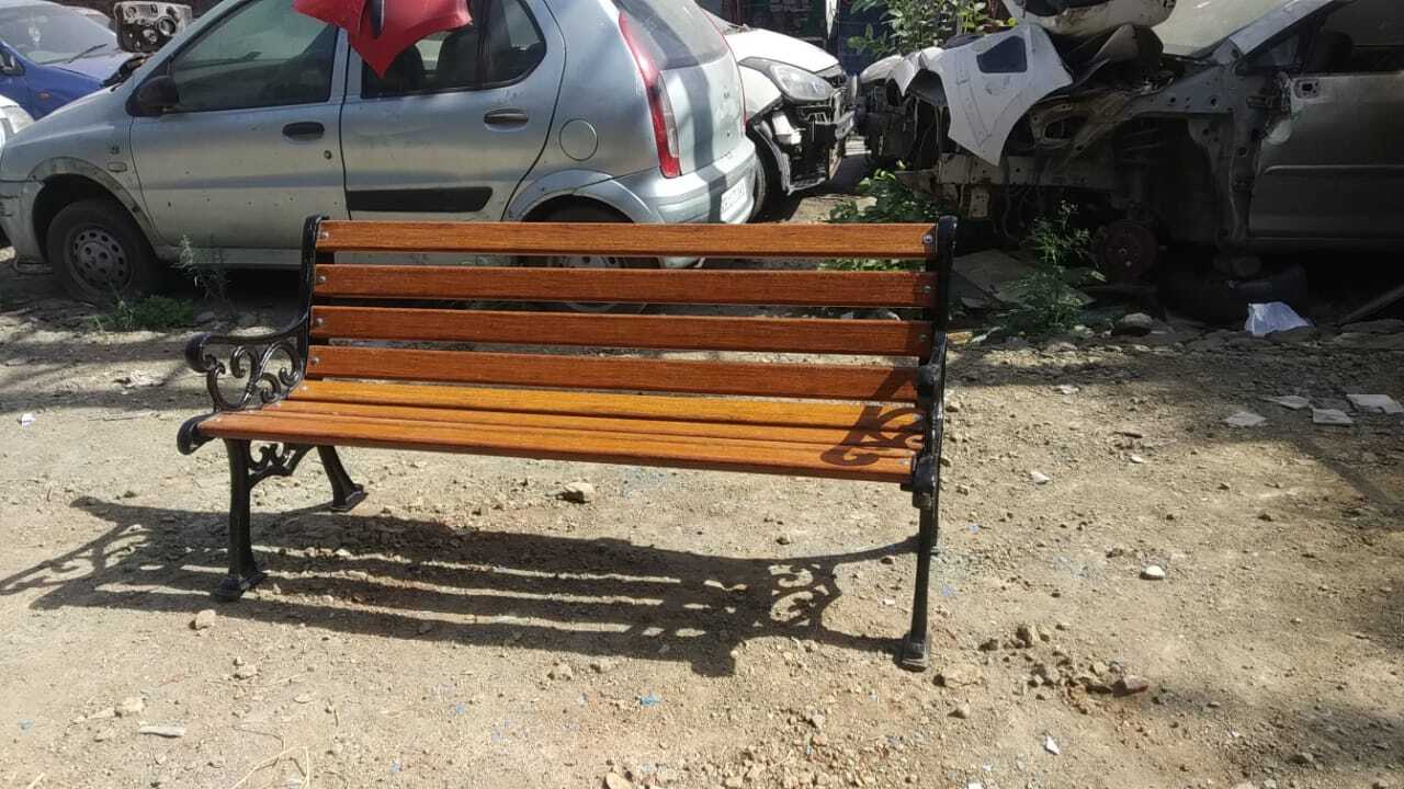 Garden Bench - Solid Wood & Stainless Steel 5ft Length Brown Color 3-seater Design Weather-resistant Easy To Clean - Perfect For Outdoor Relaxation