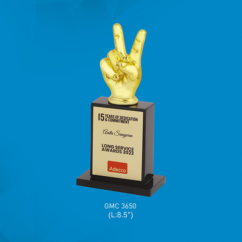 Victory Crystal Trophy - Color: Black