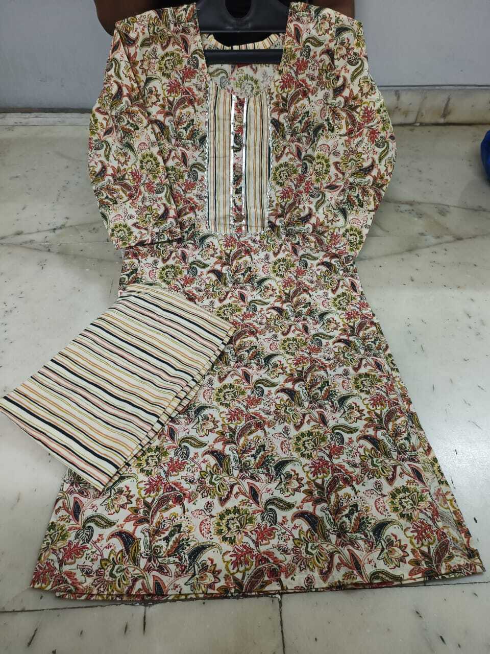 Kurti With Pant - Cotton Fabric, Size M/38 - Xxl/44, Green And White, Knee-length, Full Sleeve, Geometric Printed, Comfortable And Stylish