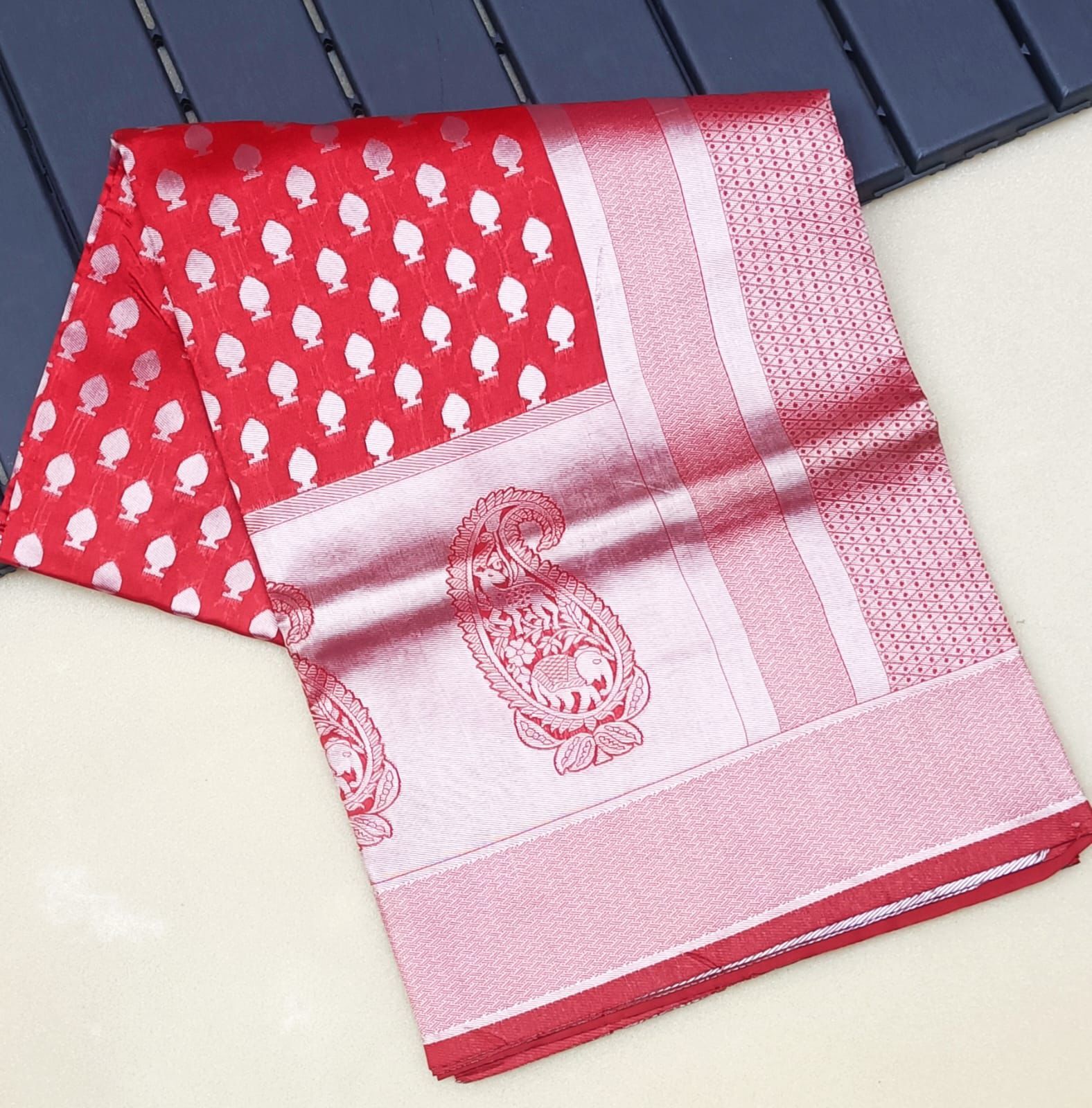 Soft Lichi Silk Saree - 6.30 Feet Length | Elegant Jacquard Weaving, Rich Pallu With Zari Butta, All-season Ethnic Attire