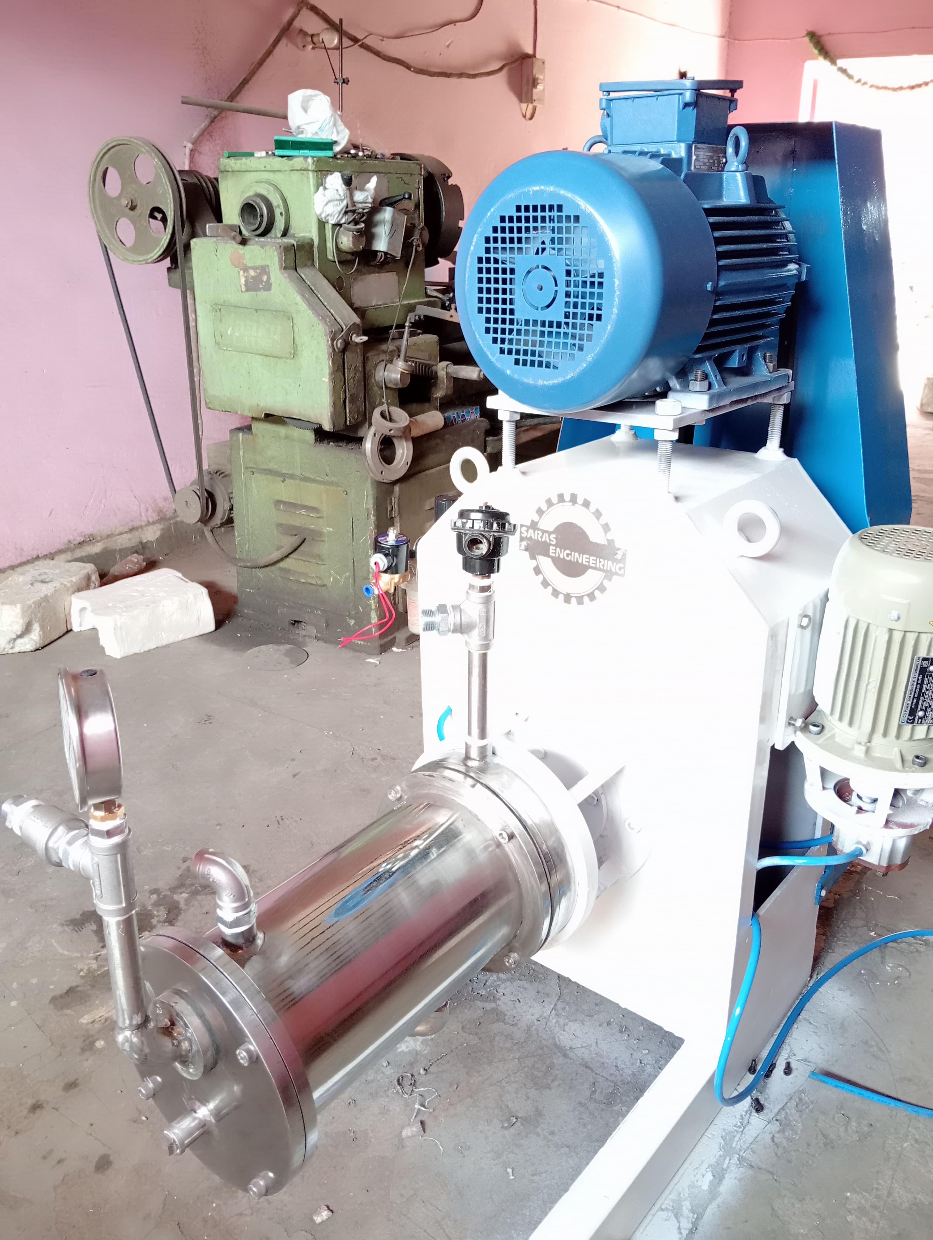 Dyno Mill - Color: Blue And White