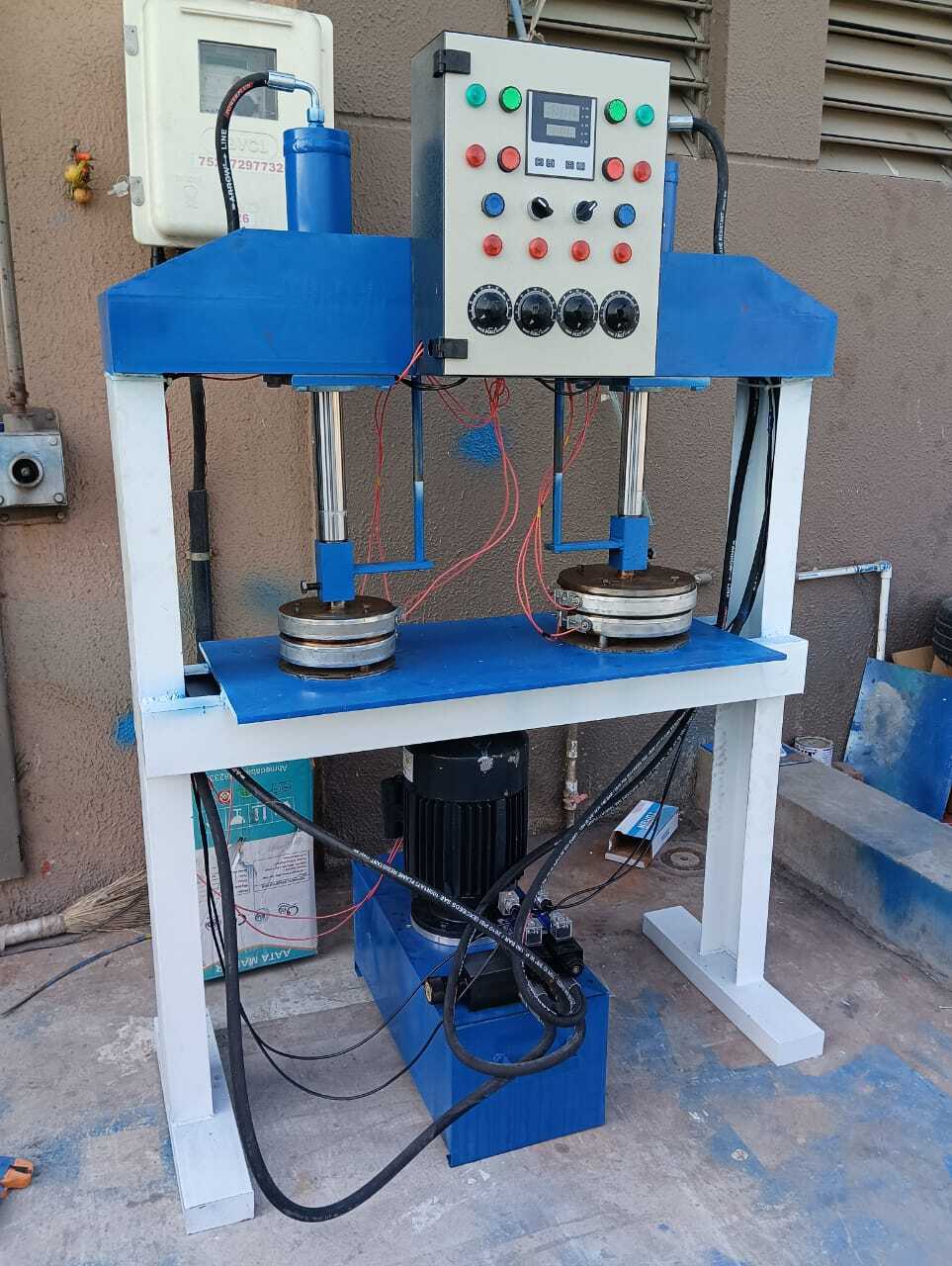 Semi-automatic Double Die Hydraulic Paper Plate Making Machine - Paper Material, 4-16 Inch Size Range, 1500-1800 Pcs/hour Capacity, 2 Hp Motor, 32 Ltr Oil Tank Capacity, 300 Kg Weight, 220 Volt Power Supply