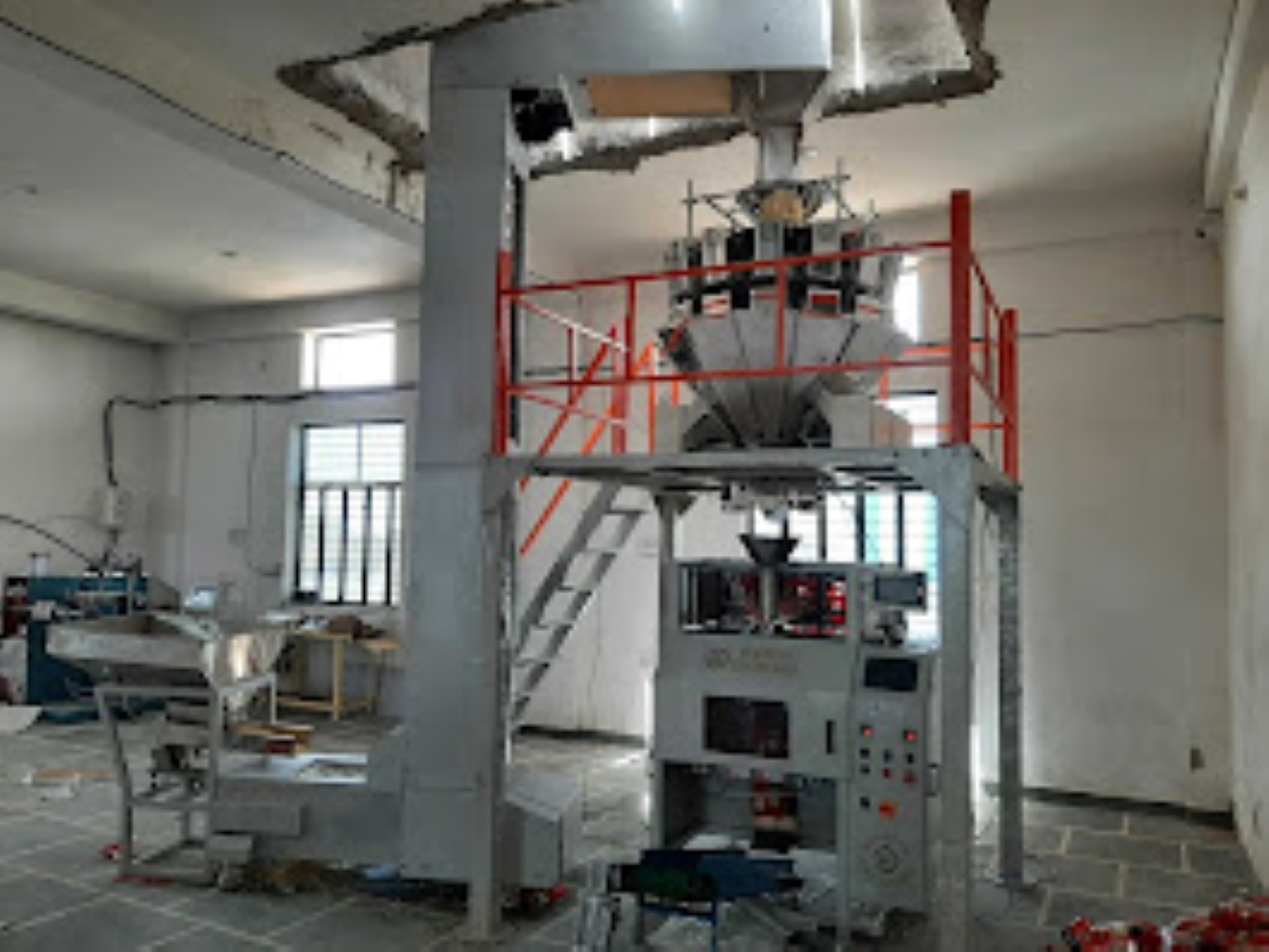 Kurkure Packaging Machine - Stainless Steel, 450/700mm Maximum Film Width | Automatic, Electric Drive, 80 Pouches/min Speed, Silver Finish