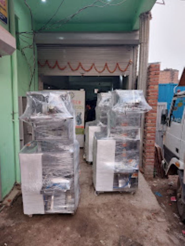 Kurkure Packaging Machine - Stainless Steel, 450/700mm Maximum Film Width | Automatic, Electric Drive, 80 Pouches/min Speed, Silver Finish