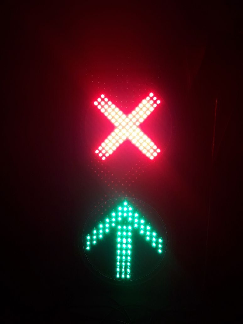 Overhead Lane Signal Light - Color: Amber / Red / Green