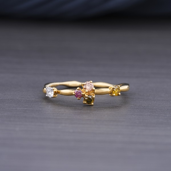 Beautiful Ladies Ring 18kt Yellow Gold 0.2ct Lab Grown Diamonds - Diamond Carat Weight: 2.3mm Carat