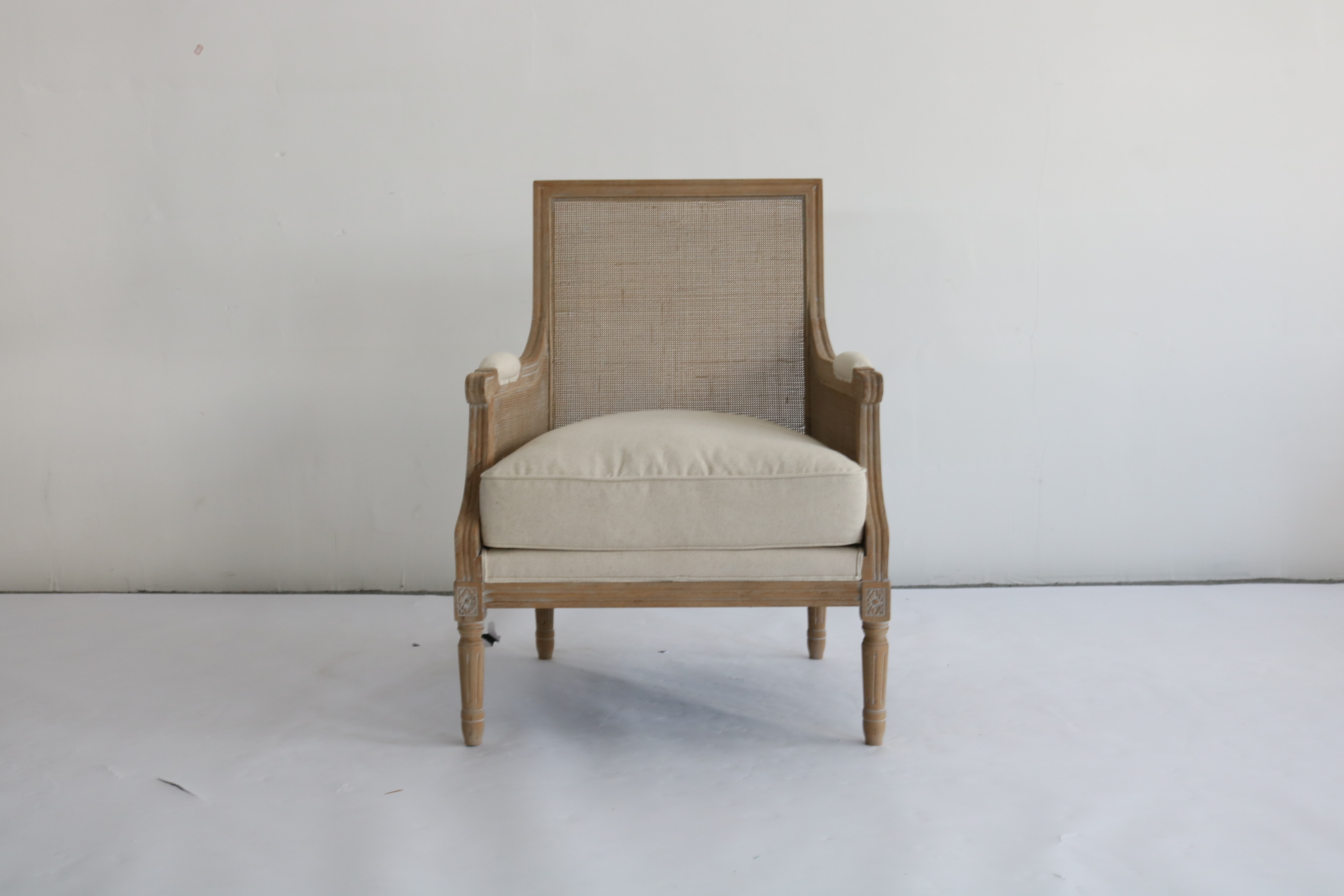 Oc-235 Oak Wood Occasional Chair Rattan Wedding Sofa - Color: Different Available