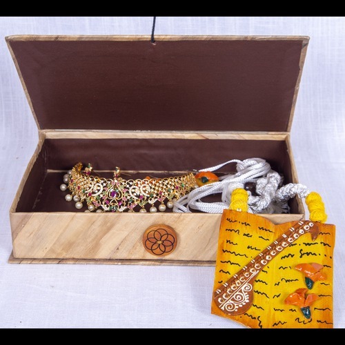 Water Hyacinth Vegan Leather Eco Friendly Handmade Gift Box - Other Material, Square Shape, Glossy Lamination, Brown Color | Striking Pattern, Embossing, Modern Style, Indoor Use