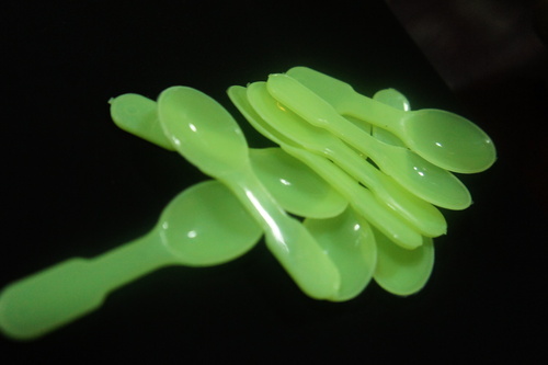 हरा प्लास्टिक चम्मच