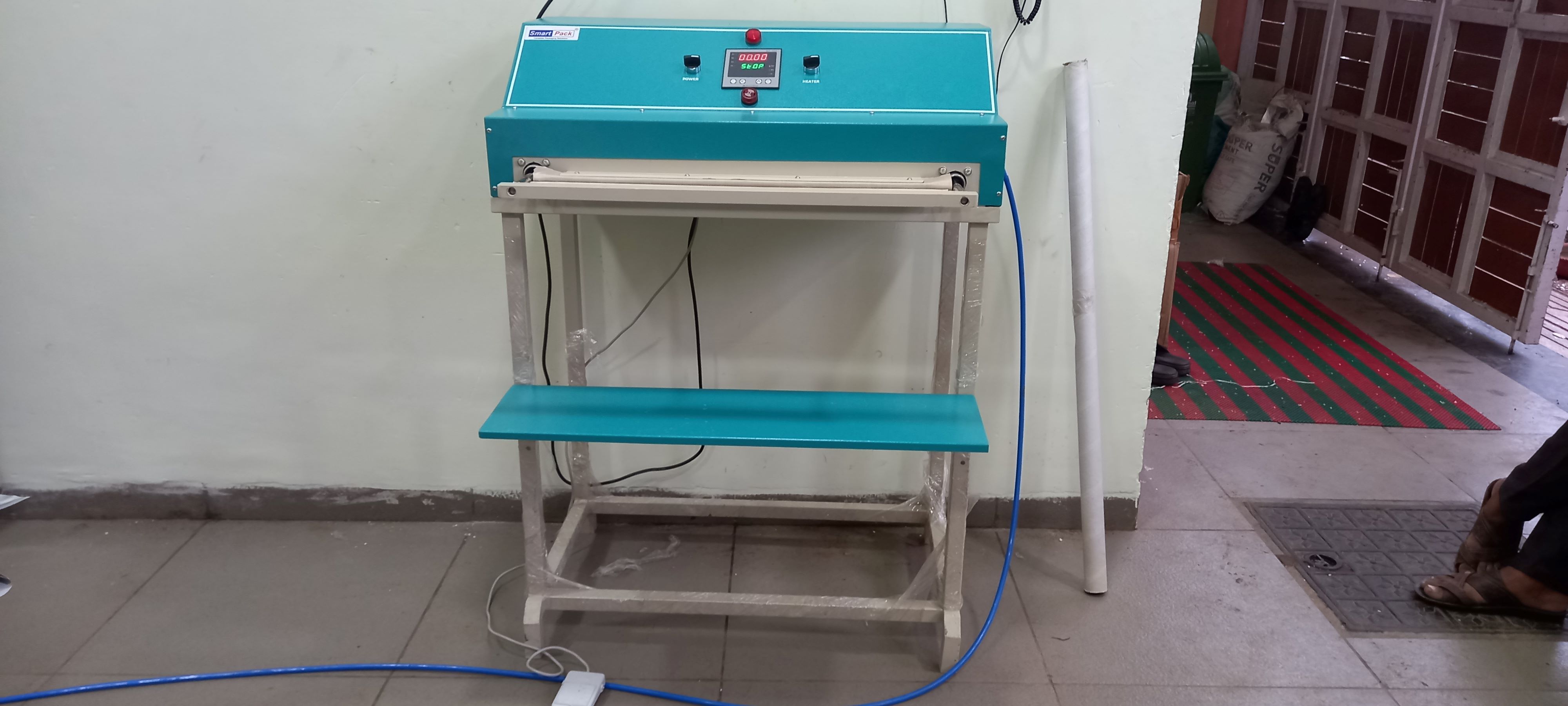 Pneumatic Impulse Sealer Machine - 30 Inch, Orange Color | Electric Drive, High Load Capacity, Customizable Features, 5mm Sealing Thickness