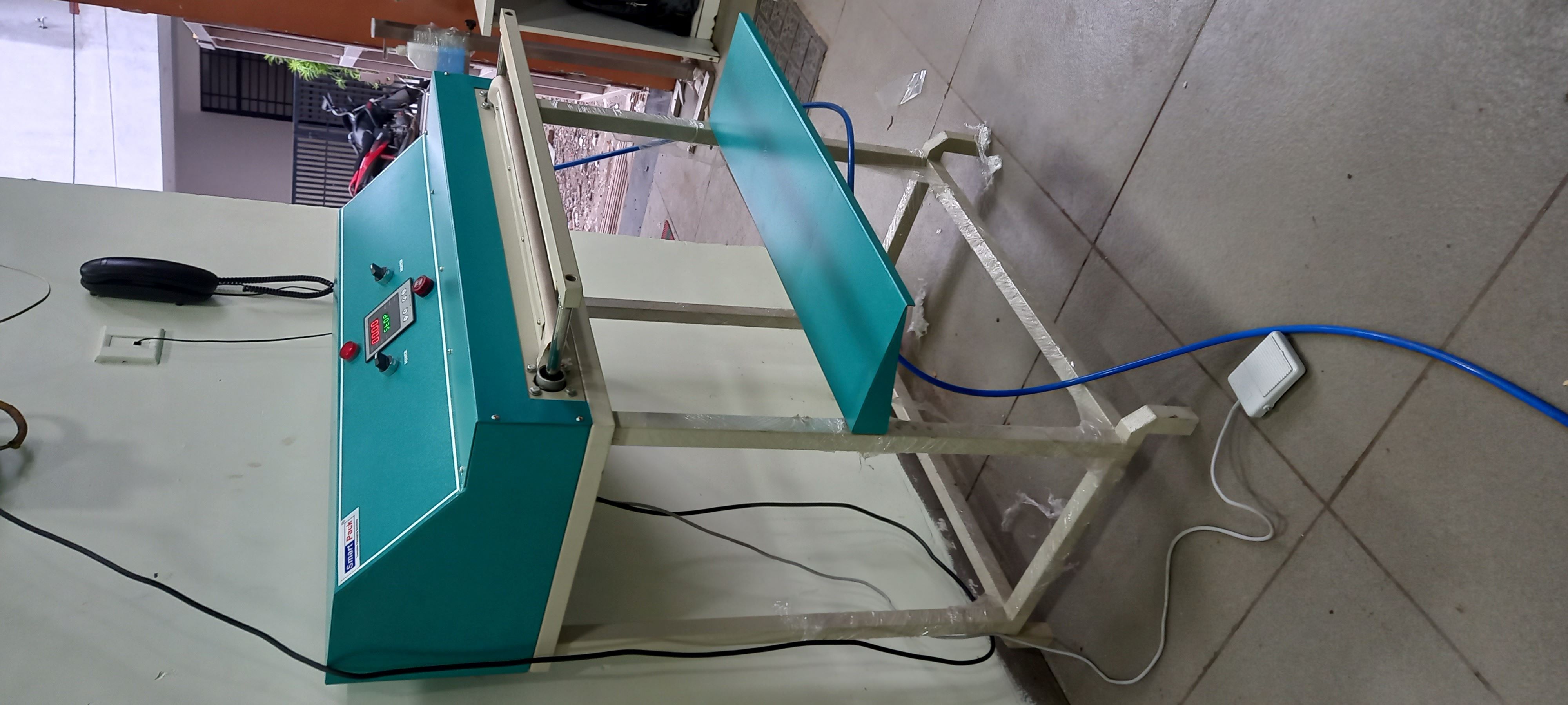 Pneumatic Impulse Sealer Machine - 30 Inch, Orange Color | Electric Drive, High Load Capacity, Customizable Features, 5mm Sealing Thickness