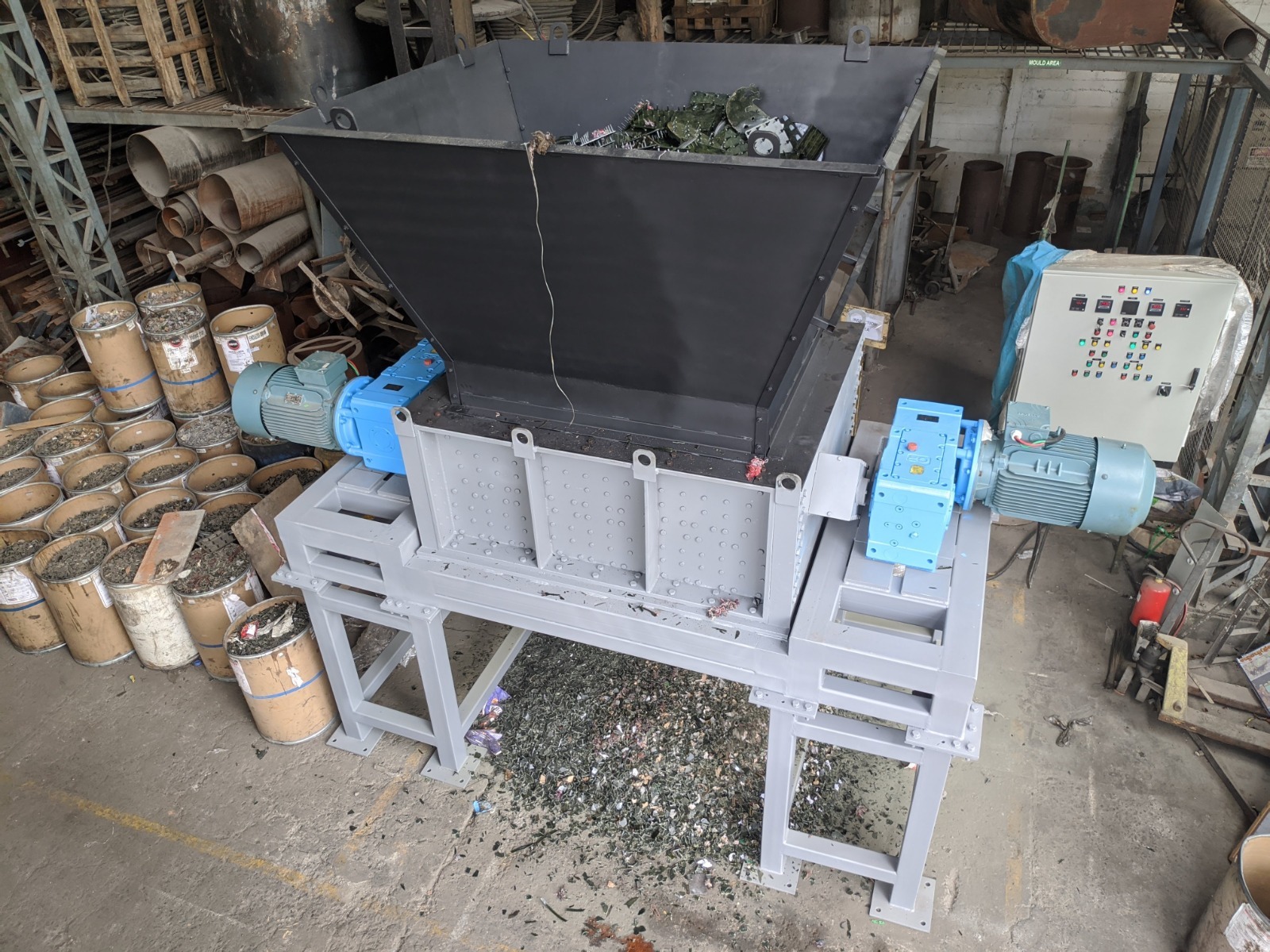 4 Shaft Shredder Machine - Automatic Grade: Yes