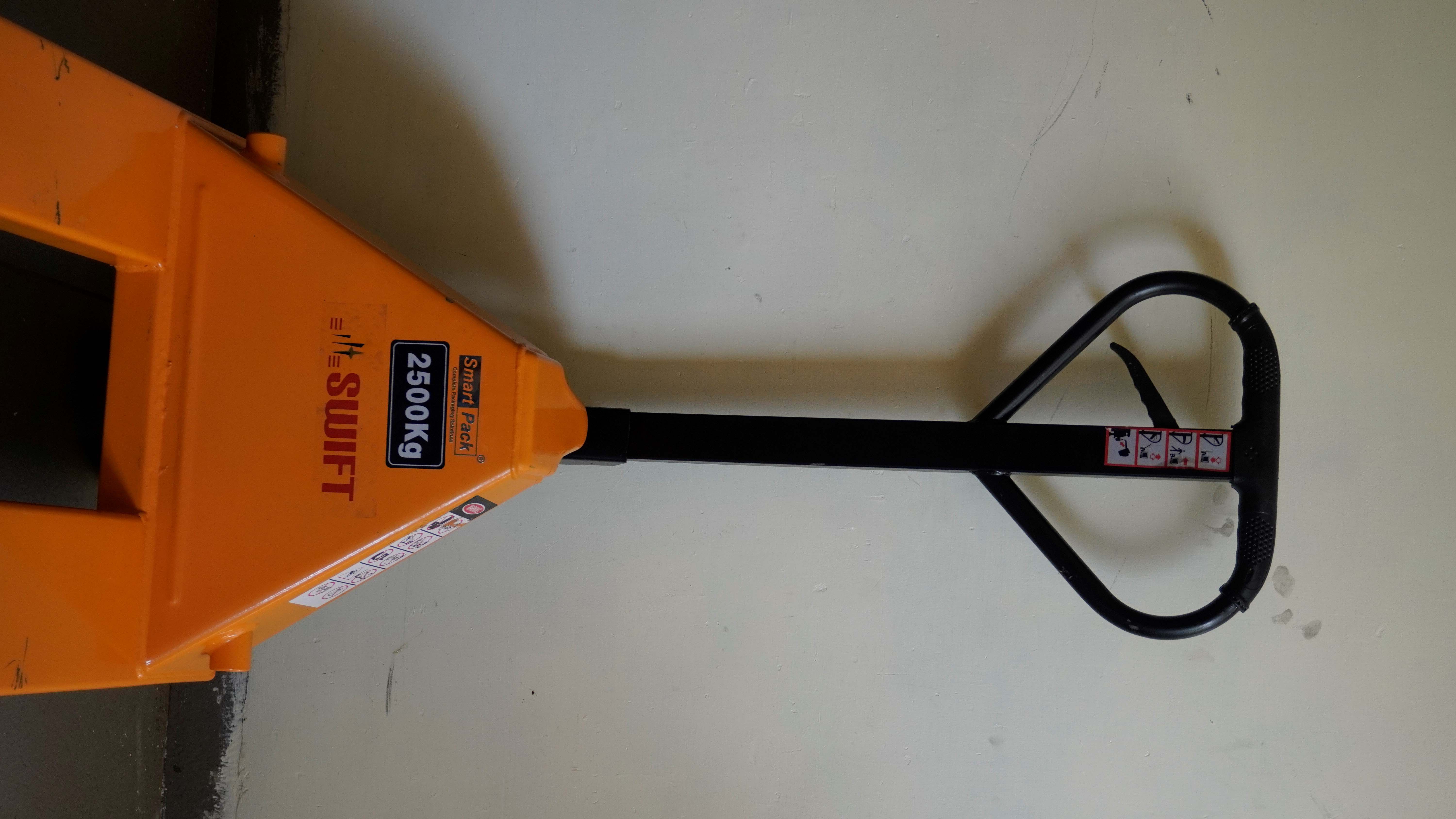 Hand Hydraulic Reel Pallet Truck - Attributes: Easy To Operate