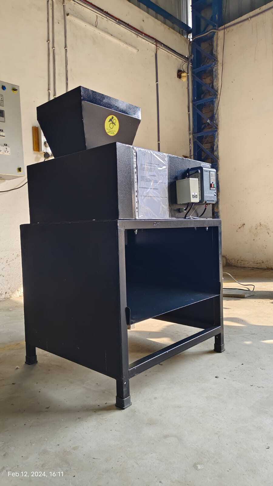 Automatic Organic Waste Shredding Machine - Capacity 20-500 Kg/hr | Efficiently Reduces Waste Volume, Energy-efficient Design