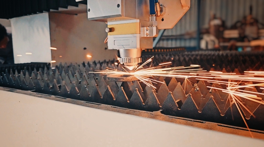 3kw Cnc Laser Cutting Machine - Automatic Grade: Automatic