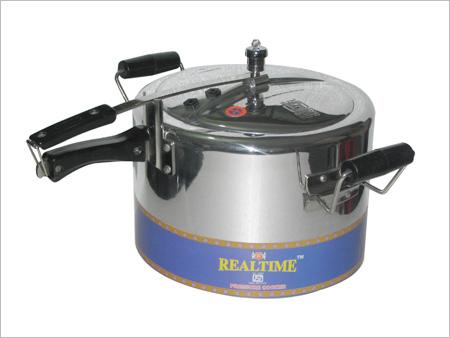 Pressure Cooker With Handle