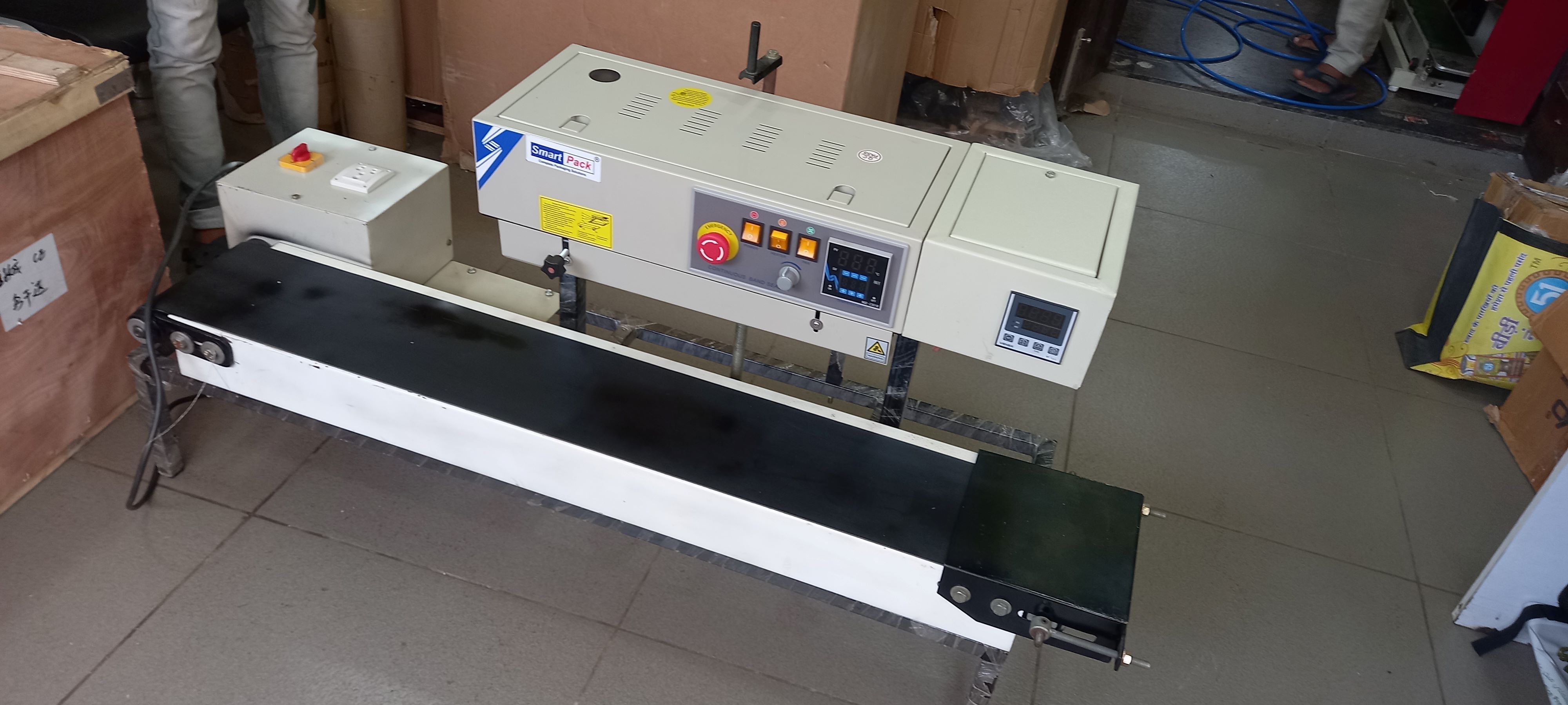 Vertical Band Sealer - Silver Powder Coated Ms Body, 800x380x550mm Dimensions, Nitrogen Flushing Attachment, Sealing Length 8-10mm, Electric Driven, Up To 2kg Capacity