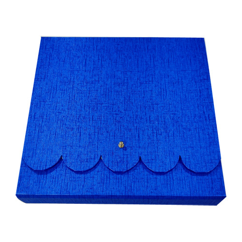 नीला और सफेद डिज़ाइन बॉक्स