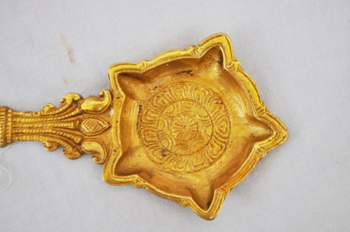 Decorative & Trendy Brass Metal Hand Made Antique Oil Lamp