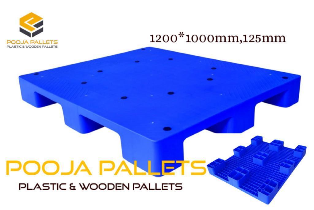 Used Plastic Pallet - Color: Black