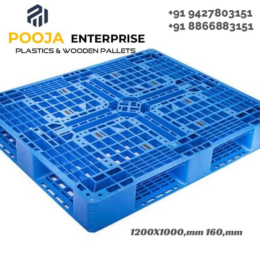 Used Plastic Pallet - Color: Black