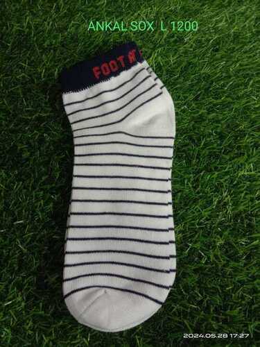 Ankal Socks L1200 की विशेषताएँ यह हैं कि ये उच्च गुणवत्ता वाले सामग्री से बनी हैं, जो आपके पैरों को आराम और समर्थन प्रदान करती हैं। ये मोल्डेड डिजाइन और विभिन्न आकारों में उपलब्ध हैं जो हर उपयोगकर्ता की आवश्यकताओं को पूरा करते हैं।