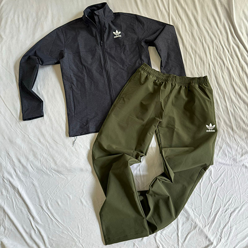 पुरुषों की पूरी बाहों वाली टी-शर्ट