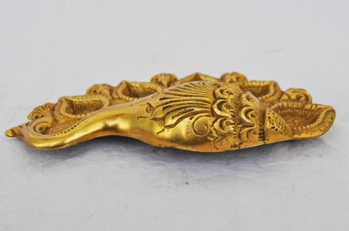"Aakrati Conch Shape Brass Table Diya (Height: 1.5 Inch) "