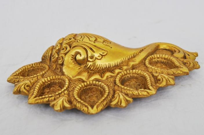 "Aakrati Conch Shape Brass Table Diya (Height: 1.5 Inch) "