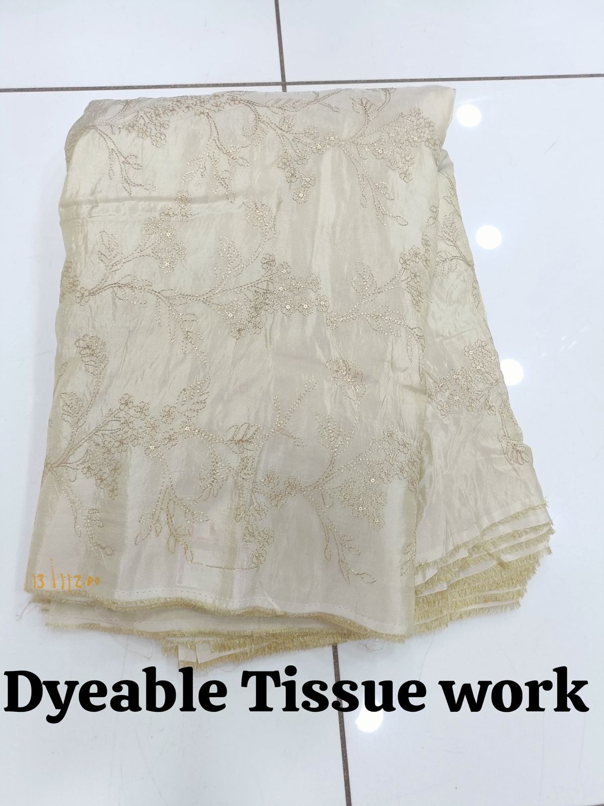 Dyebale Tissue Fabric - Attributes: Washable