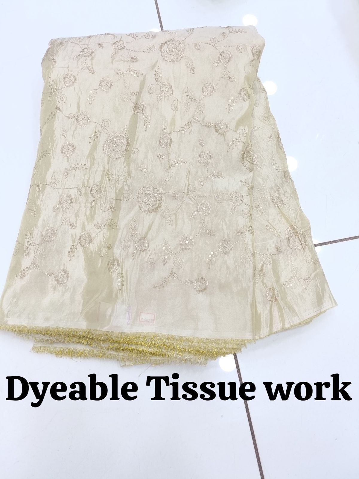 Dyebale Tissue Fabric - Attributes: Washable