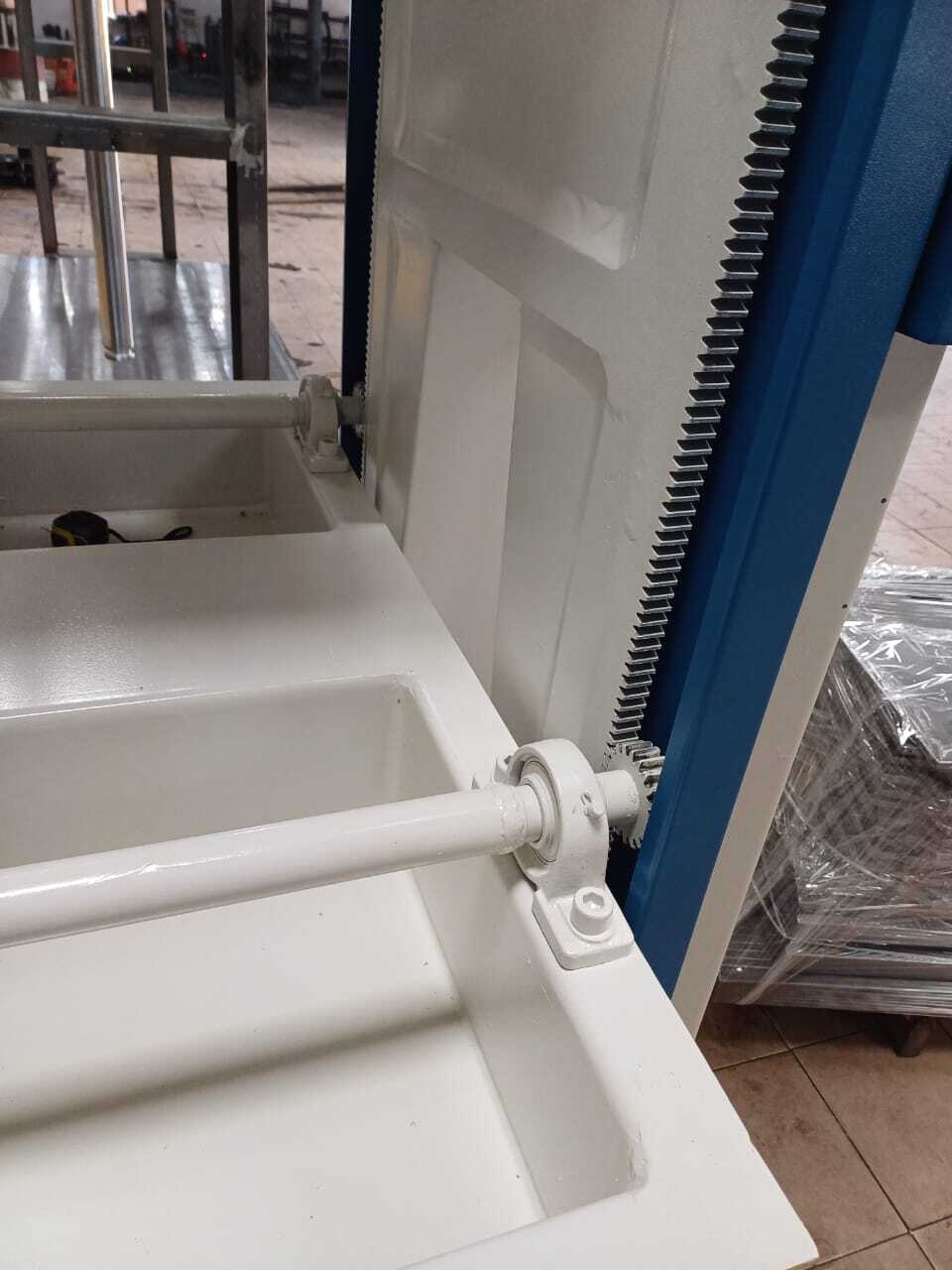 Wood Working Cold Press Machine - Mild Steel 2500 X 1250 Mm White | 50 Ton Pressure 4 Kw Power Ideal For Laminates And Veneers
