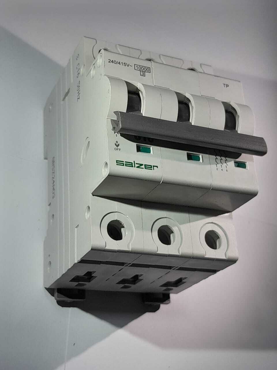 Mcb 16a 3pole Mxtpc160 - Salzer - Color: White