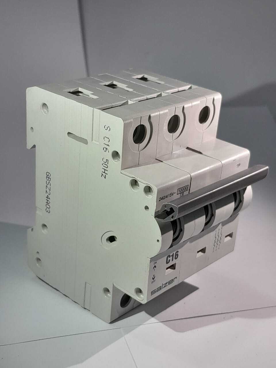 Mcb 16a 3pole Mxtpc160 - Salzer - Color: White