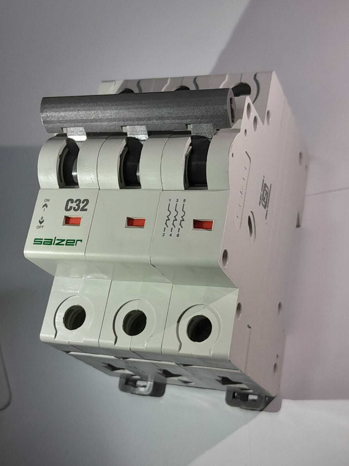 Mcb 32a 3pole Mxtpc320 - Salzer - Color: White