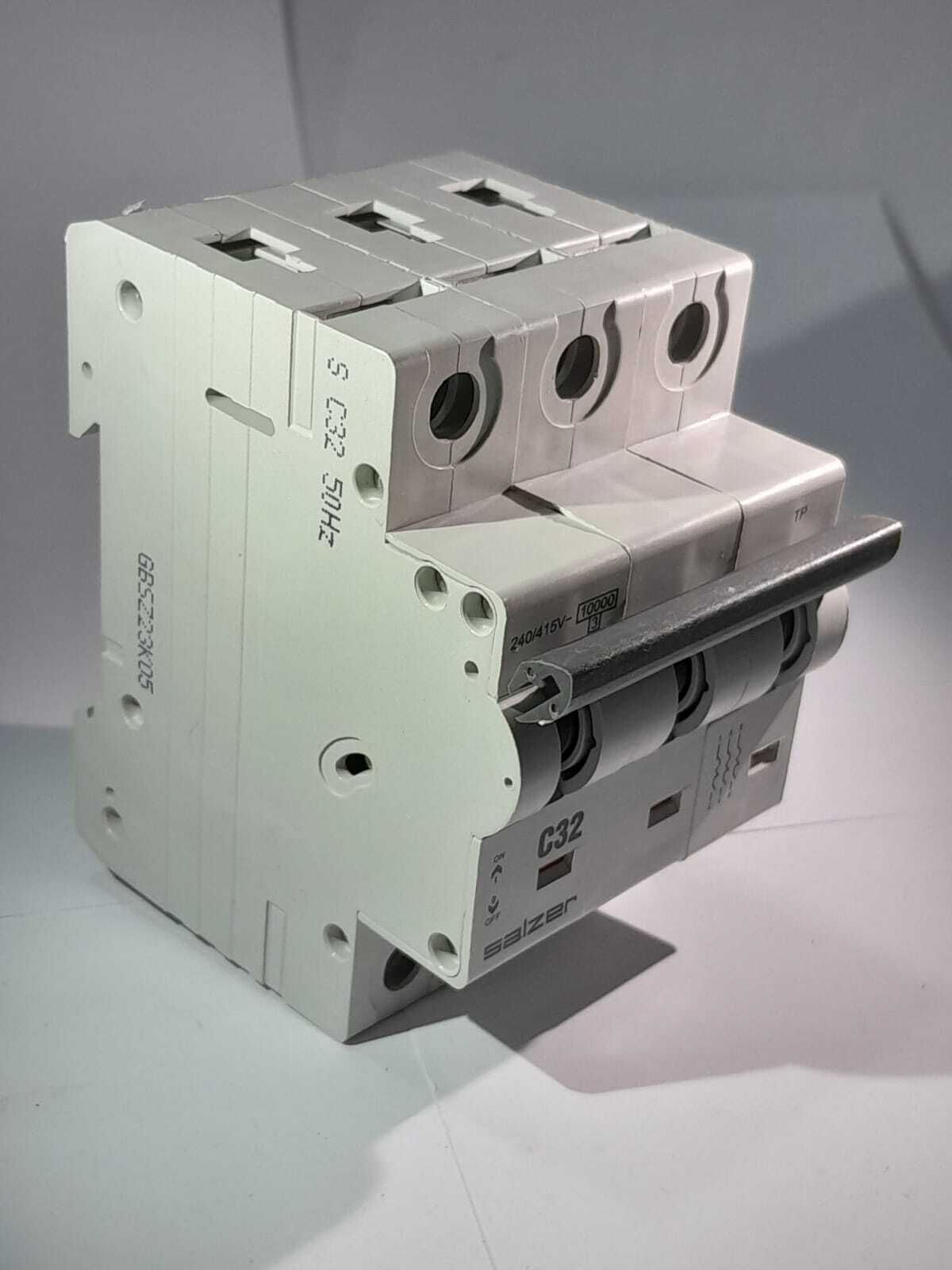 Mcb 32a 3pole Mxtpc320 - Salzer - Color: White