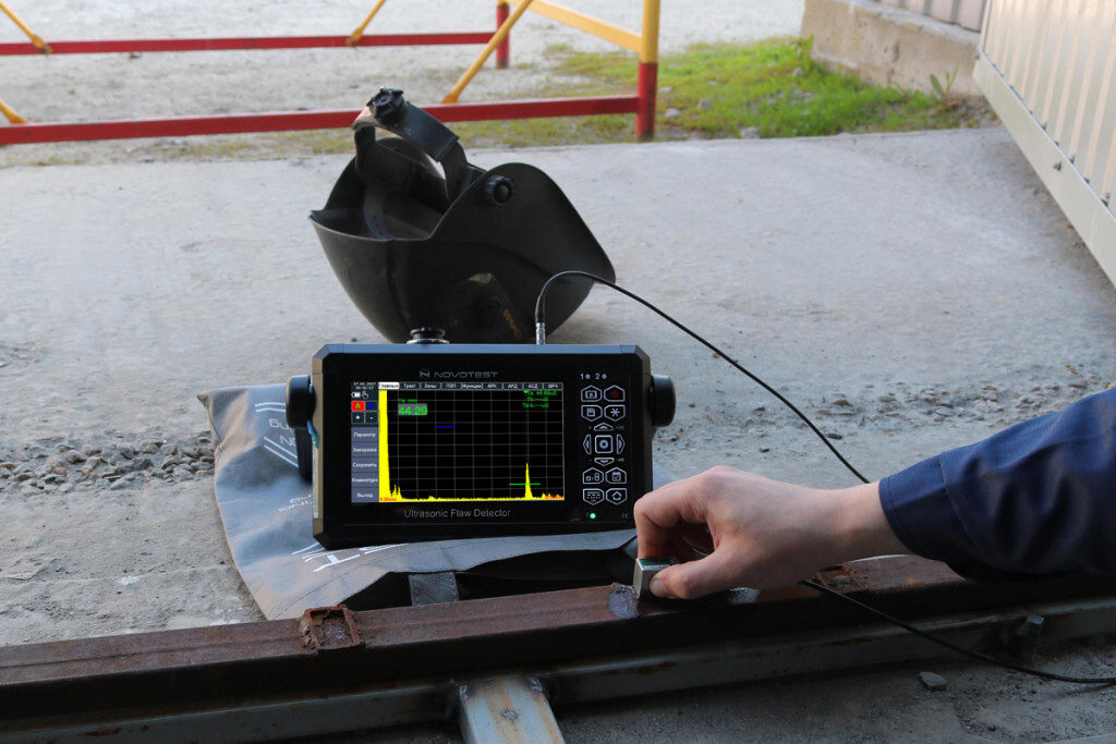 Ultrasonic Flaw Detector Ud3701 - Dimension (L*w*h): 295x 18560 Rnrn Millimeter (Mm)