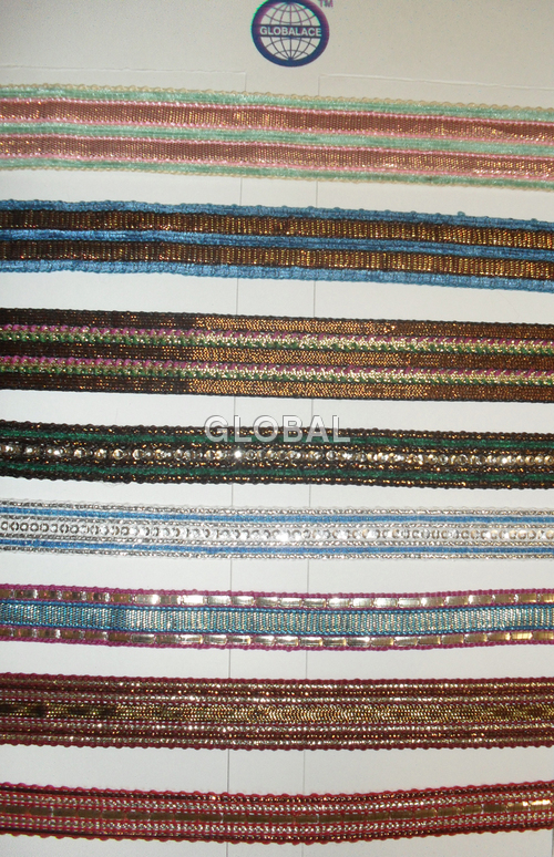 हाथ से बनाया गया जरी बॉर्डर