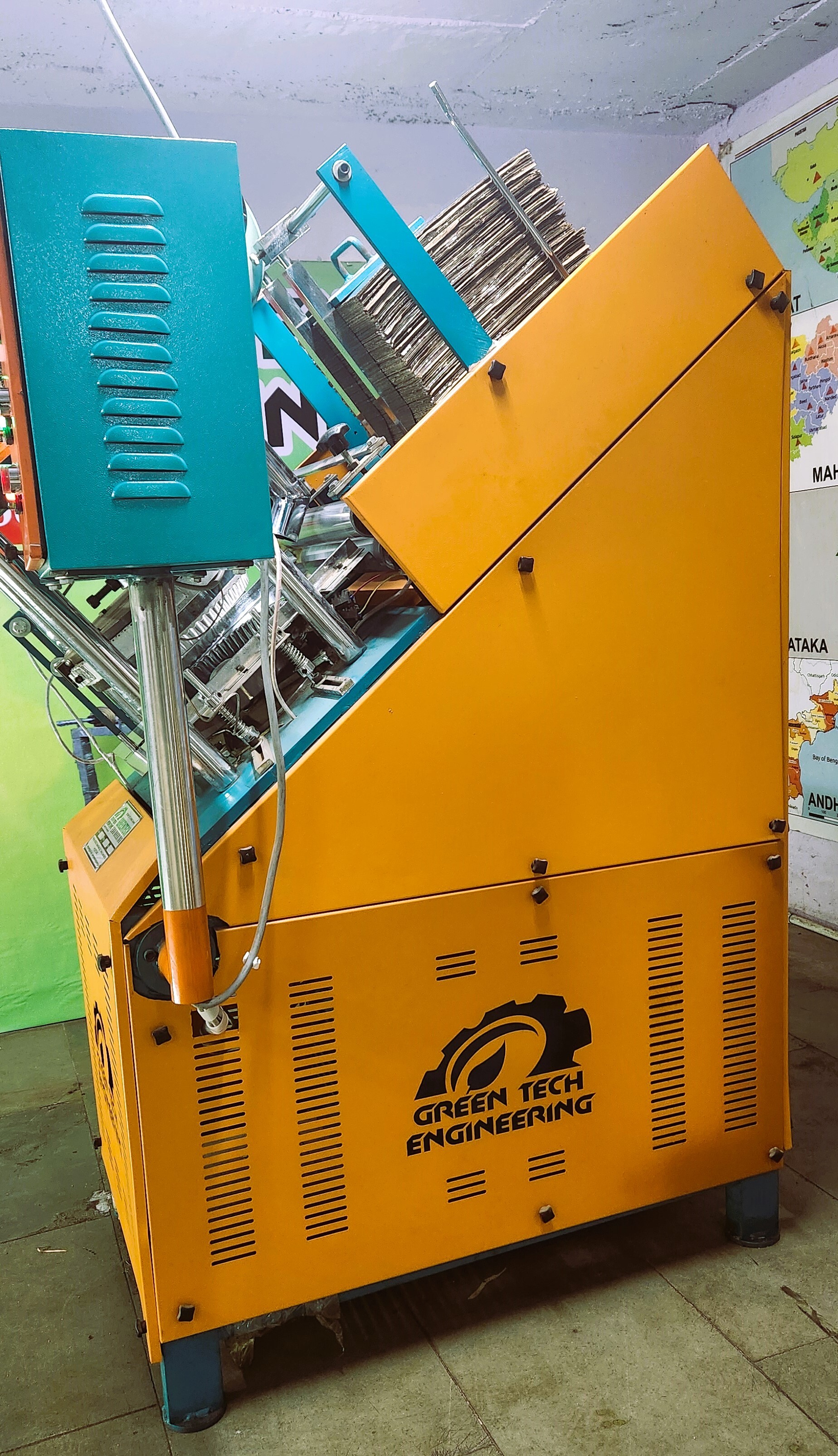 Fully Automatic Buffet Thali Making Machine - 10 To 14 Inch Die Size, 300 To 500 Gsm Paper Material | 2 Hp Motor, 900-1000 Pcs/hr Production Rate, Digital Plc Control Panel
