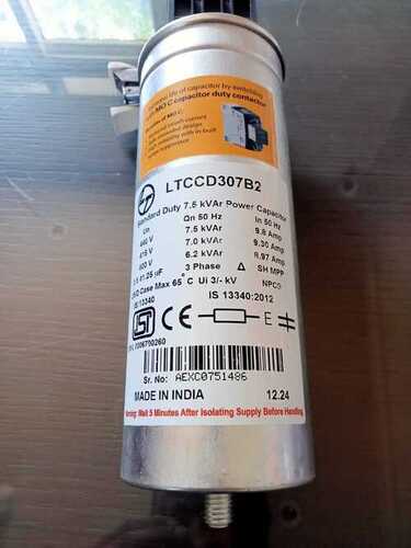 L&T मानक ड्यूटी सिलेंड्रिकल कैपेसिटर 7.5 kVAr 440 VAC - LTCCD307B2