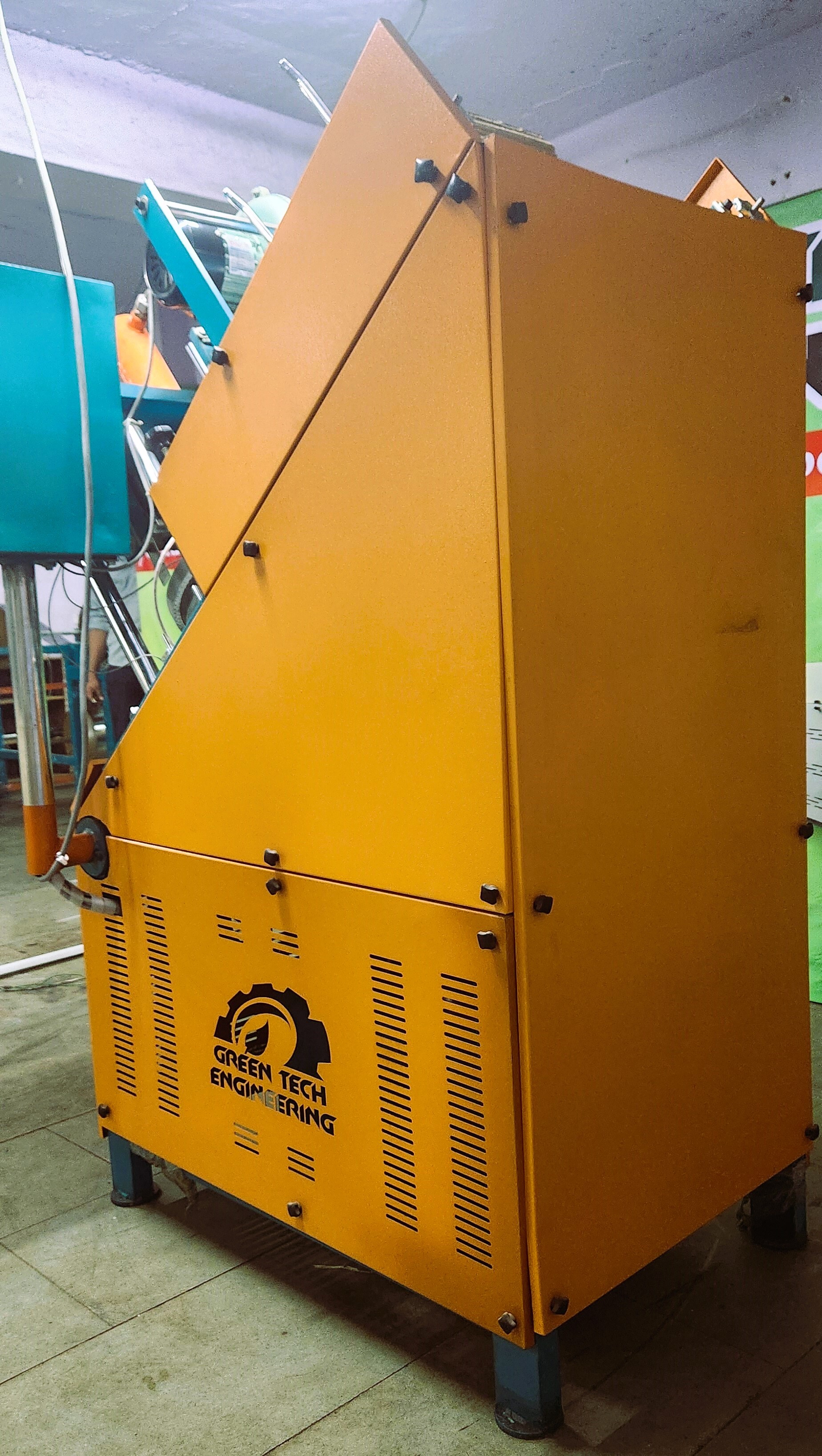 High Speed Buffet Plate Making Machine - Capacity: 1200 Pcs/hr