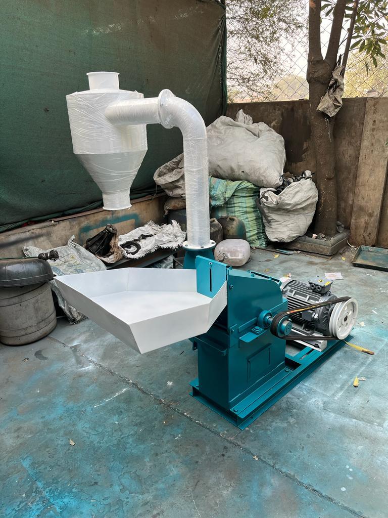 Masala Grinding Machine - Color: Blue